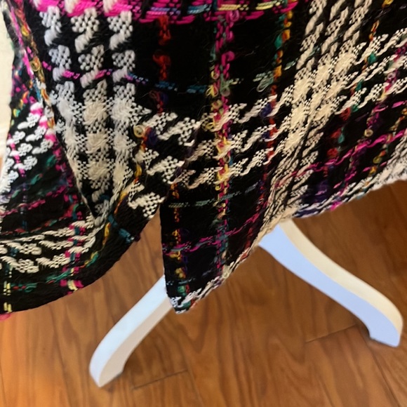 Vintage Below The Knee Plaid Wool Skirt with Pockets by Liz Claiborne/ Size 12 - Picture 5 of 9